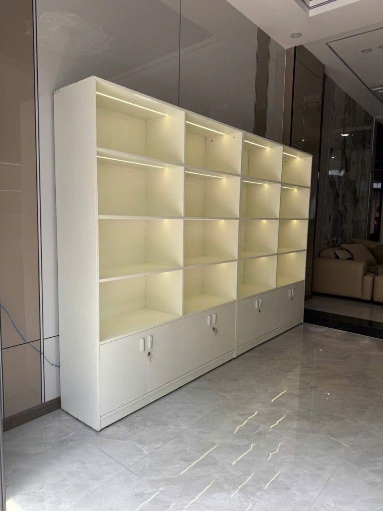 Tủ kính trưng bày sản phẩm 2mx2m